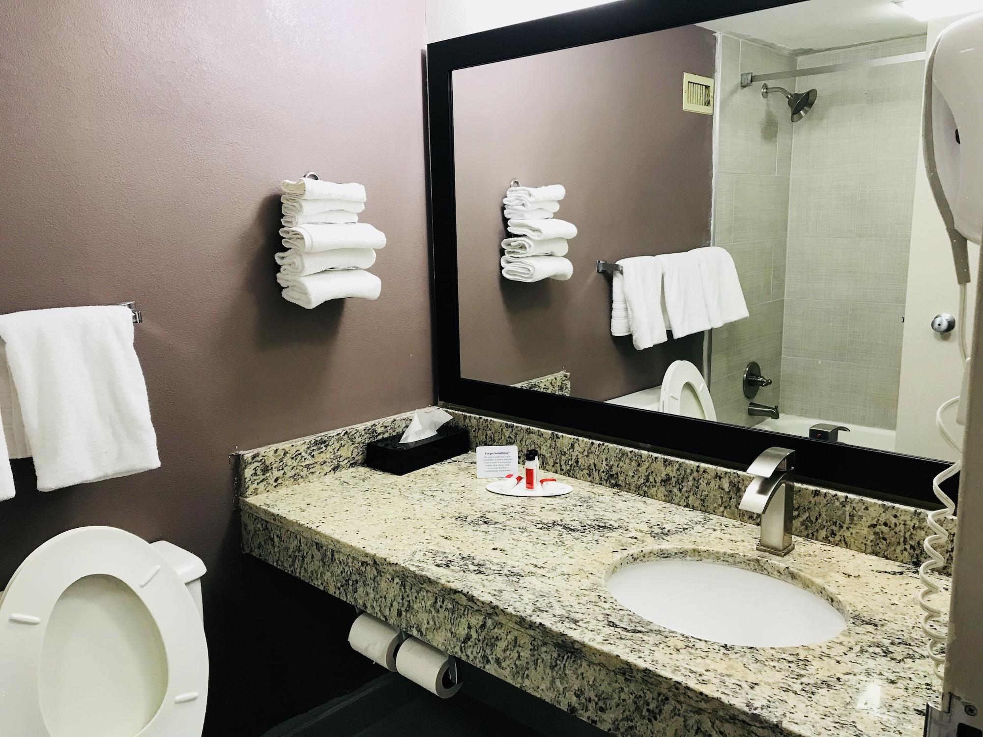 Days Inn By Wyndham Livonia Canton Detroit Kültér fotó