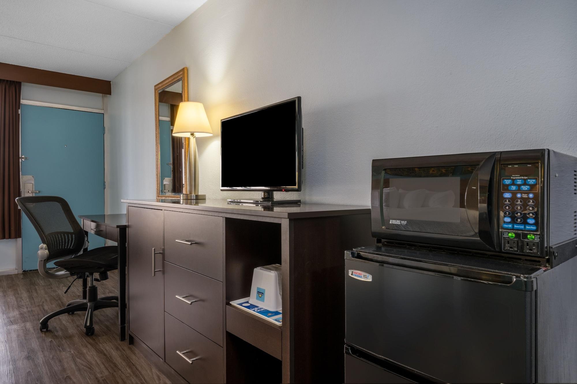 Days Inn By Wyndham Livonia Canton Detroit Kültér fotó
