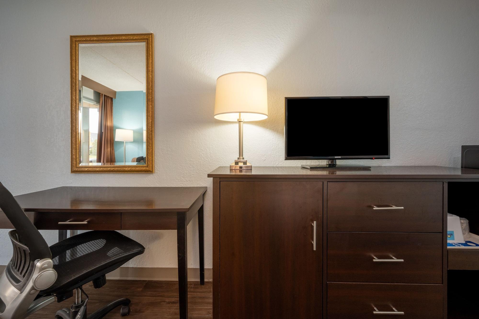 Days Inn By Wyndham Livonia Canton Detroit Kültér fotó