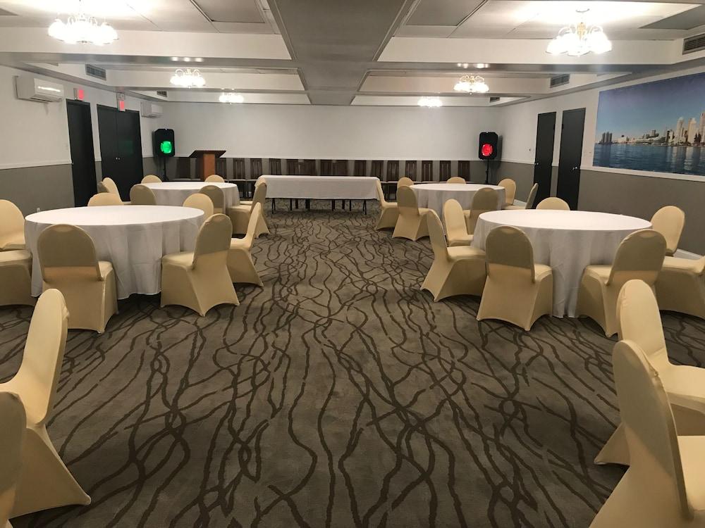 Days Inn By Wyndham Livonia Canton Detroit Kültér fotó